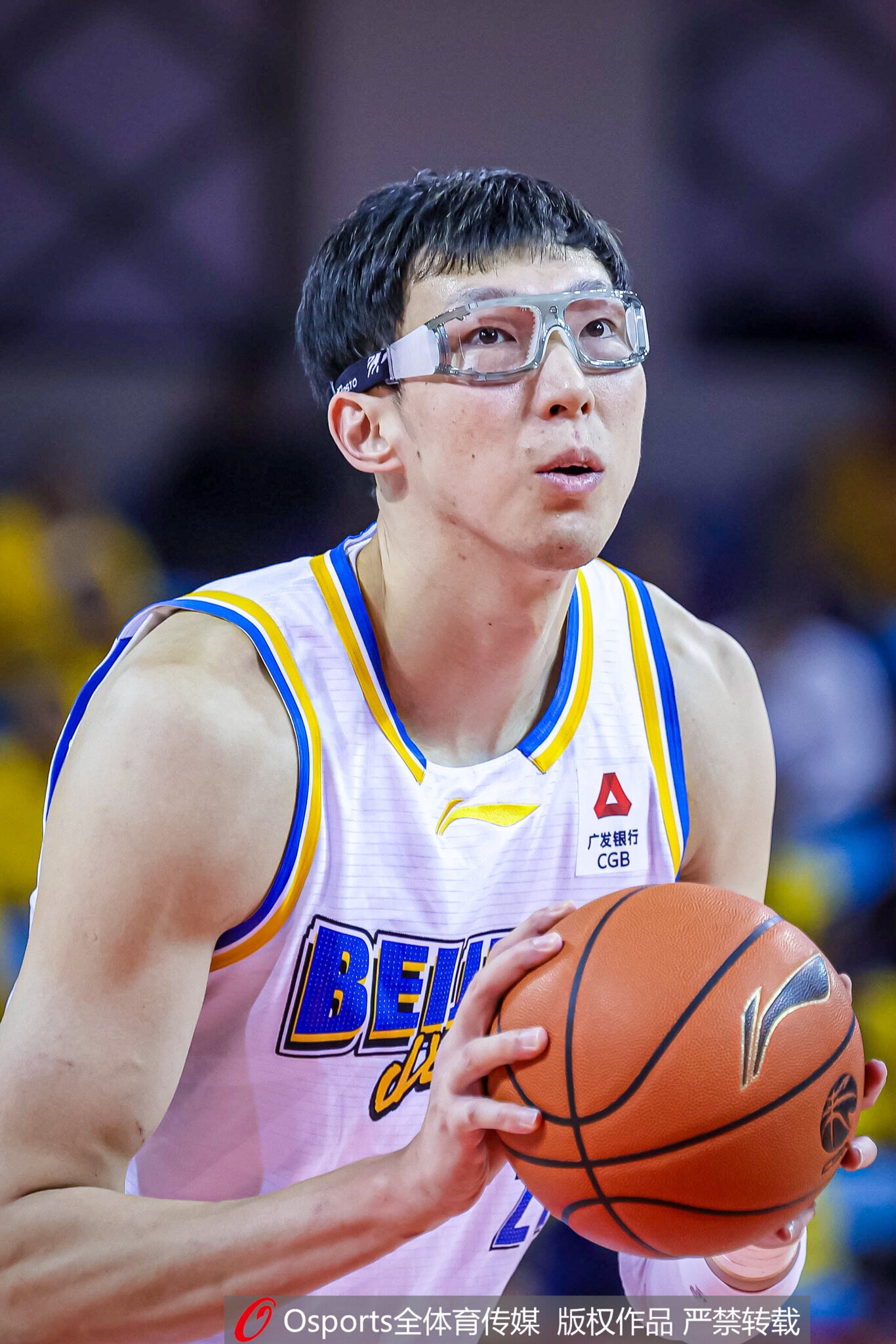 华体会直播-周琦出战26分钟 3中1&amp;罚球10中6拿到8分7板4助1断2帽 正负值+23